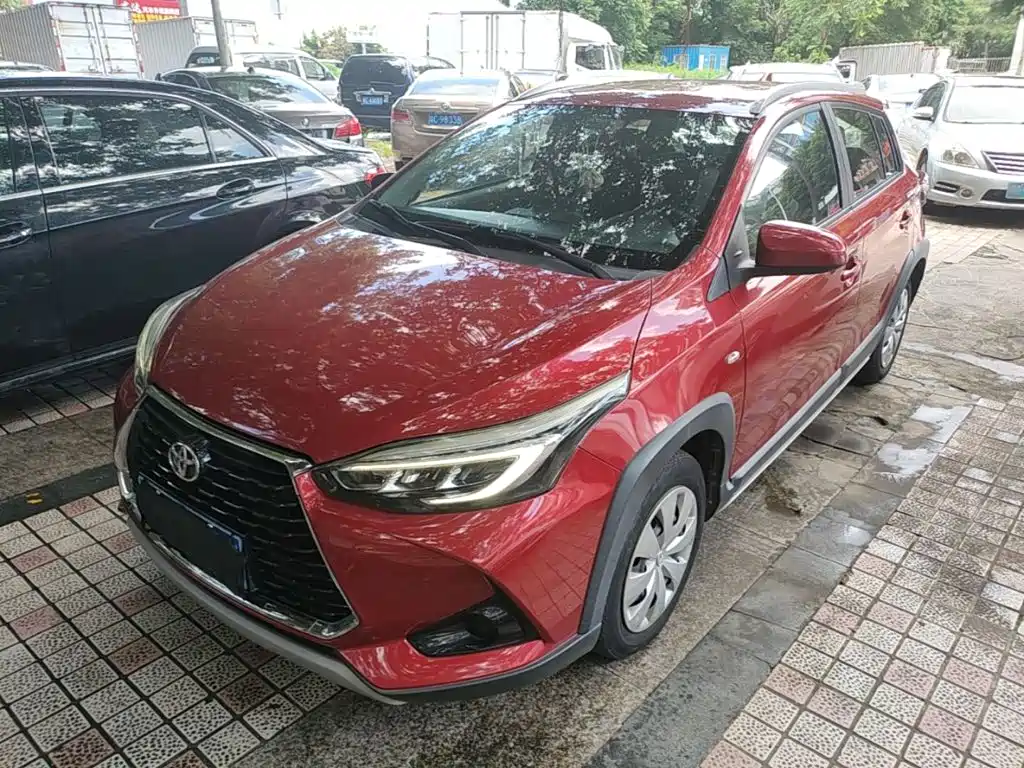 Toyota Yaris L — фото 2