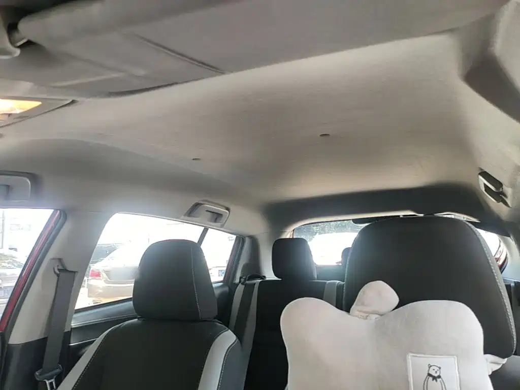 Toyota Yaris L — фото 14