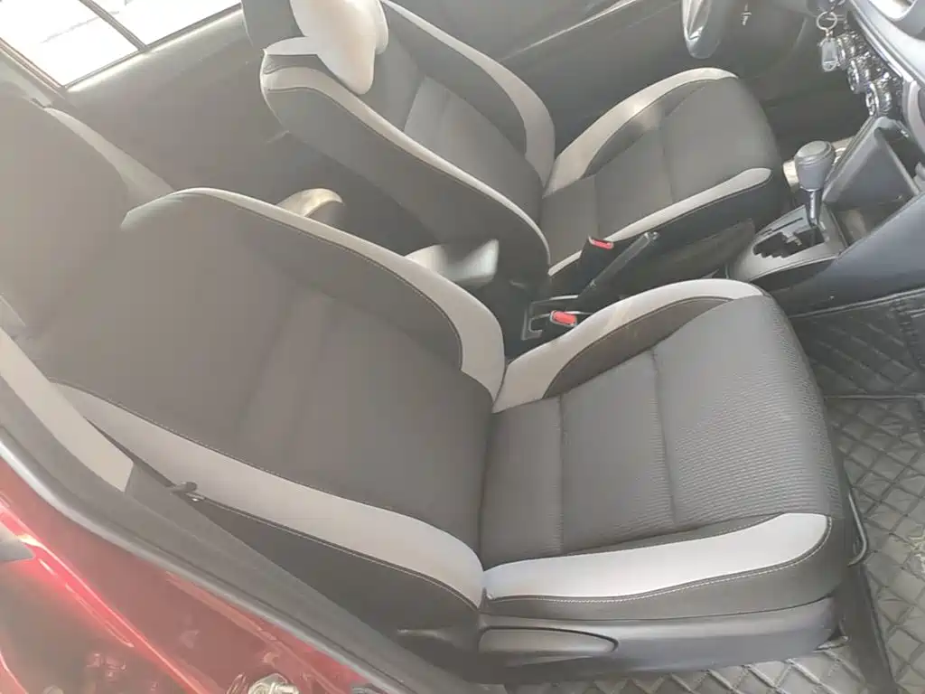 Toyota Yaris L — фото 20