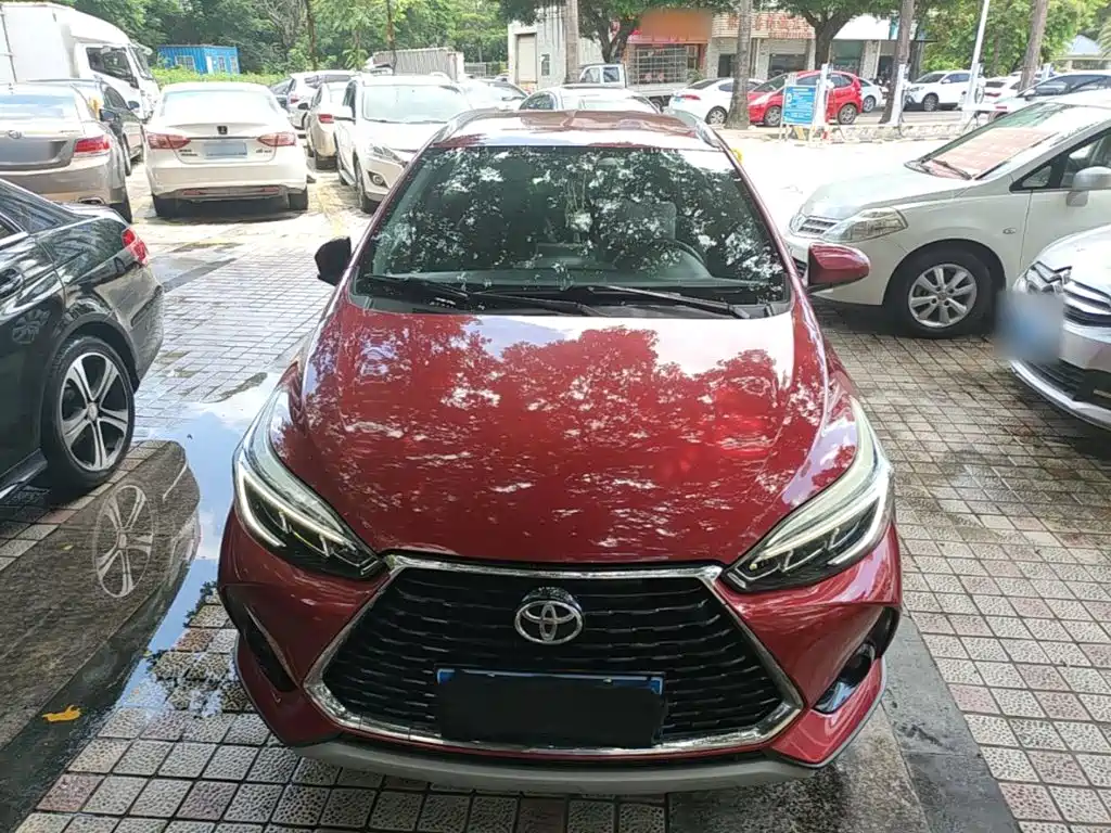 Toyota Yaris L — фото 3