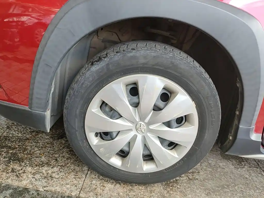 Toyota Yaris L — фото 25