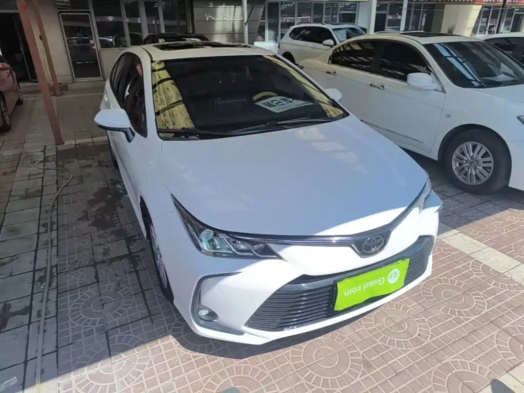 Toyota Corolla — фото 4