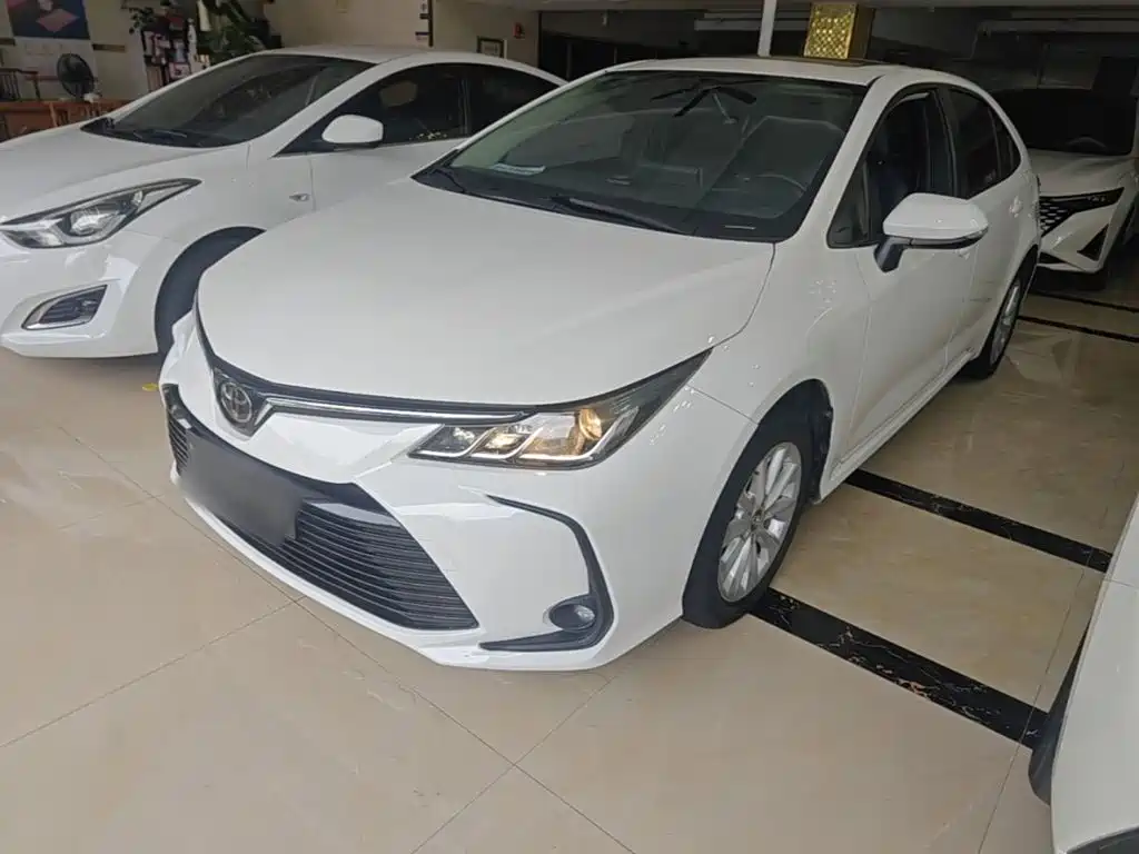 Toyota Corolla — фото 2