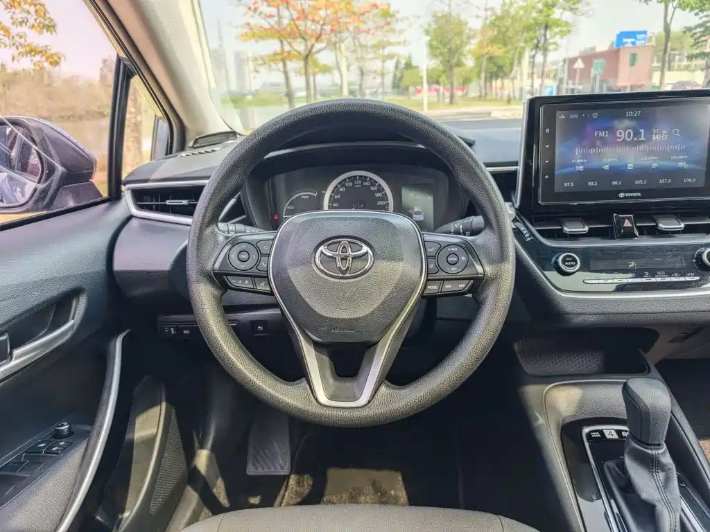 Toyota Corolla — фото 18