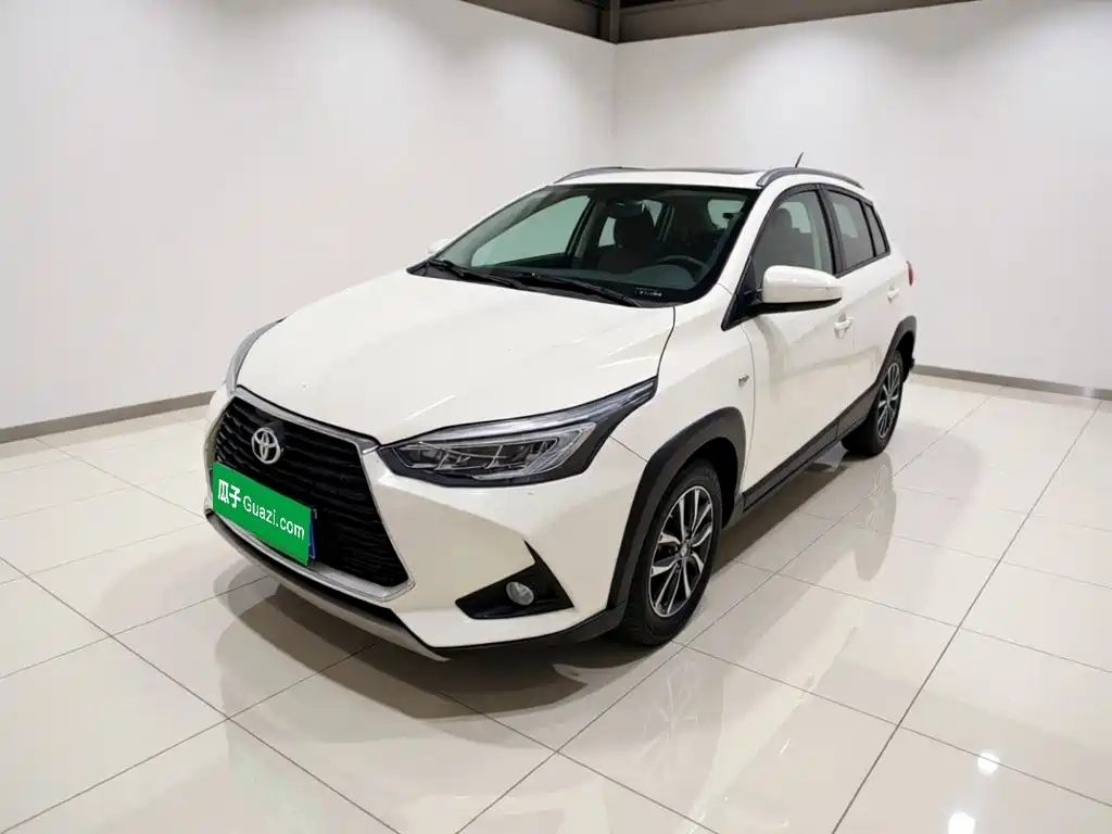 Toyota Yaris L — фото 2