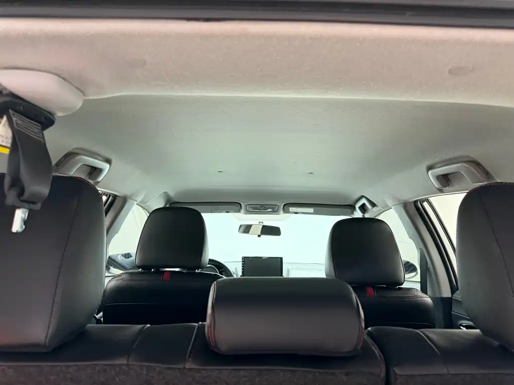 Toyota Yaris L — фото 20
