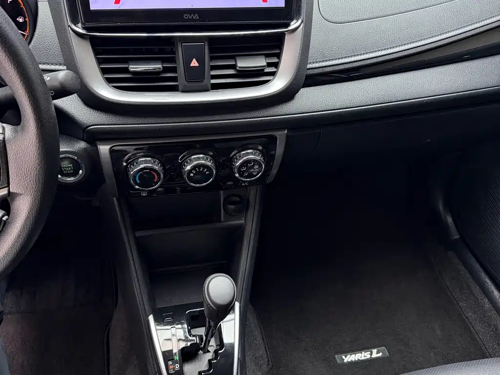 Toyota Yaris L — фото 22