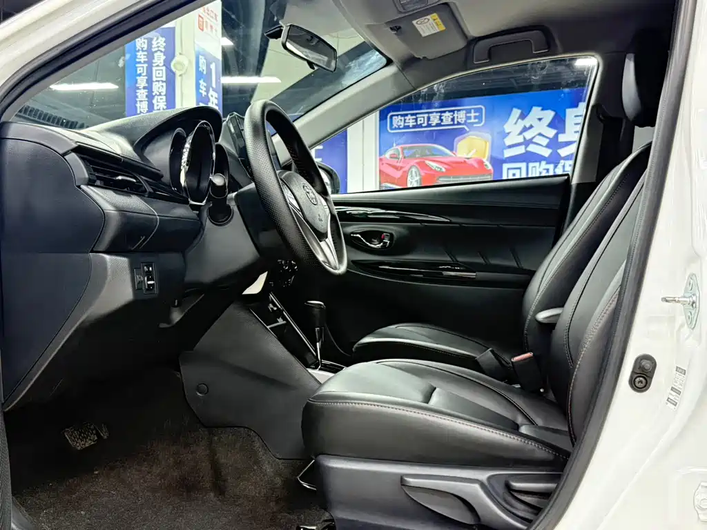 Toyota Yaris L — фото 17