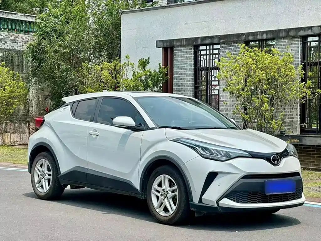 Toyota C-HR — фото 15