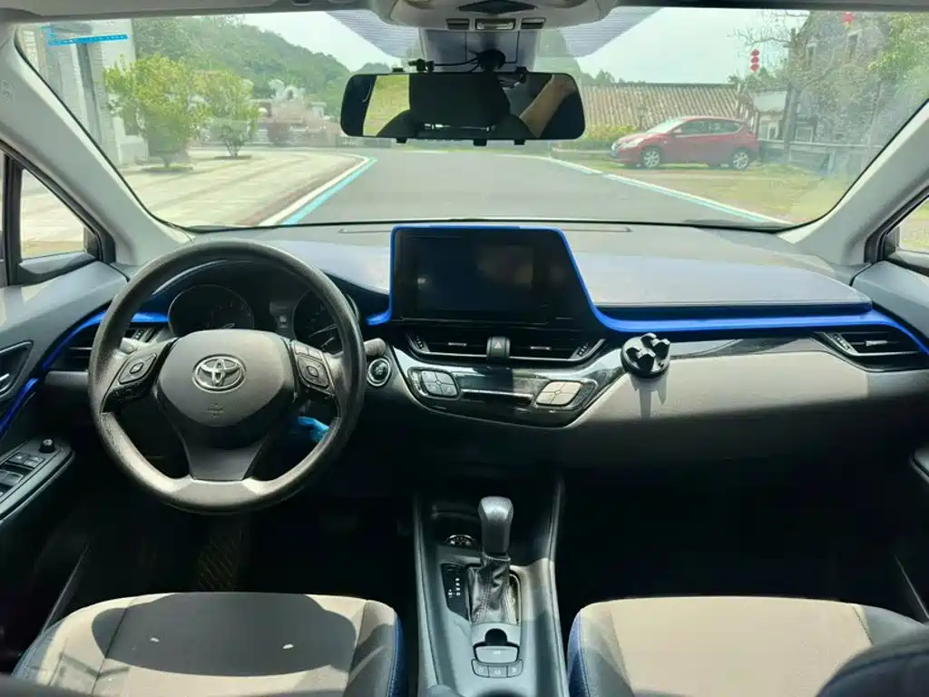 Toyota C-HR — фото 23