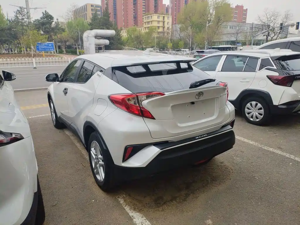 Toyota C-HR — фото 13