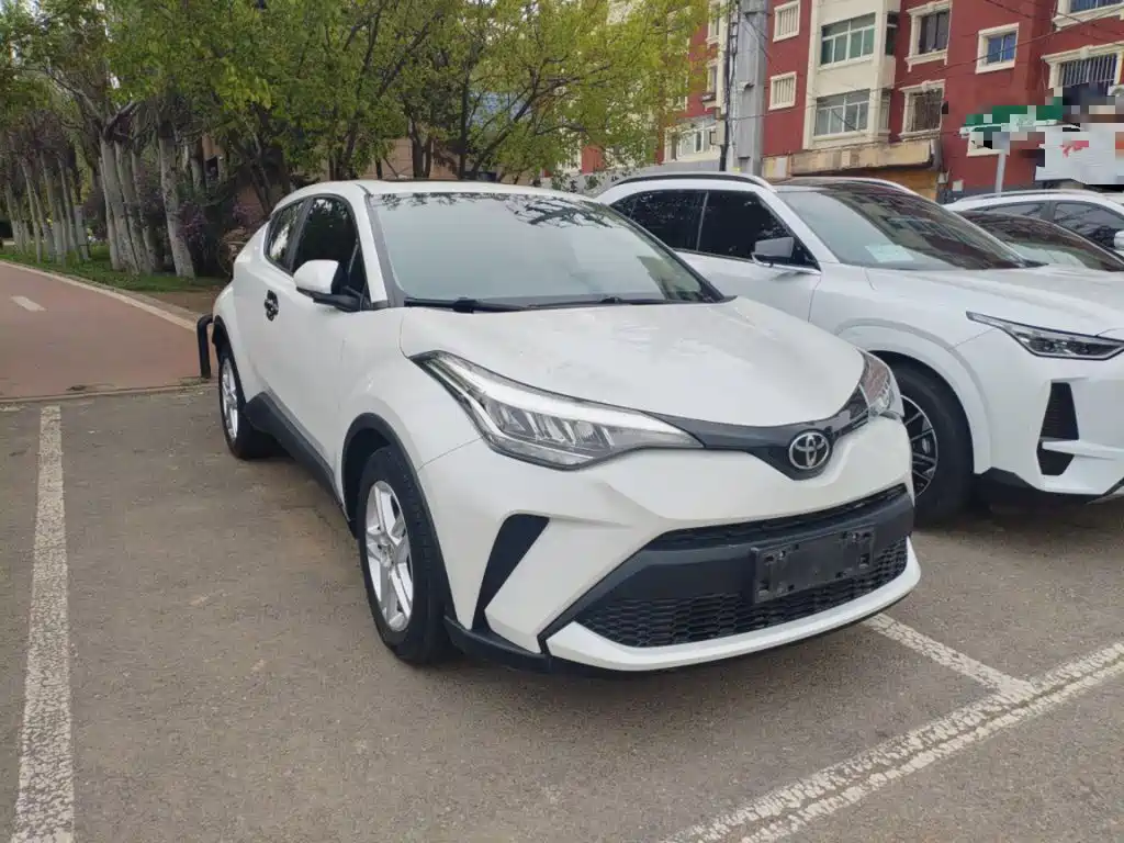 Toyota C-HR — фото 8
