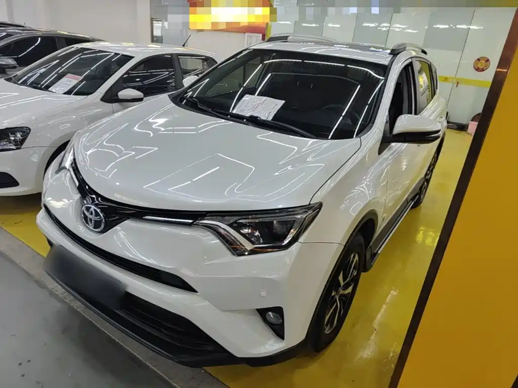 Toyota RAV4 — фото 2