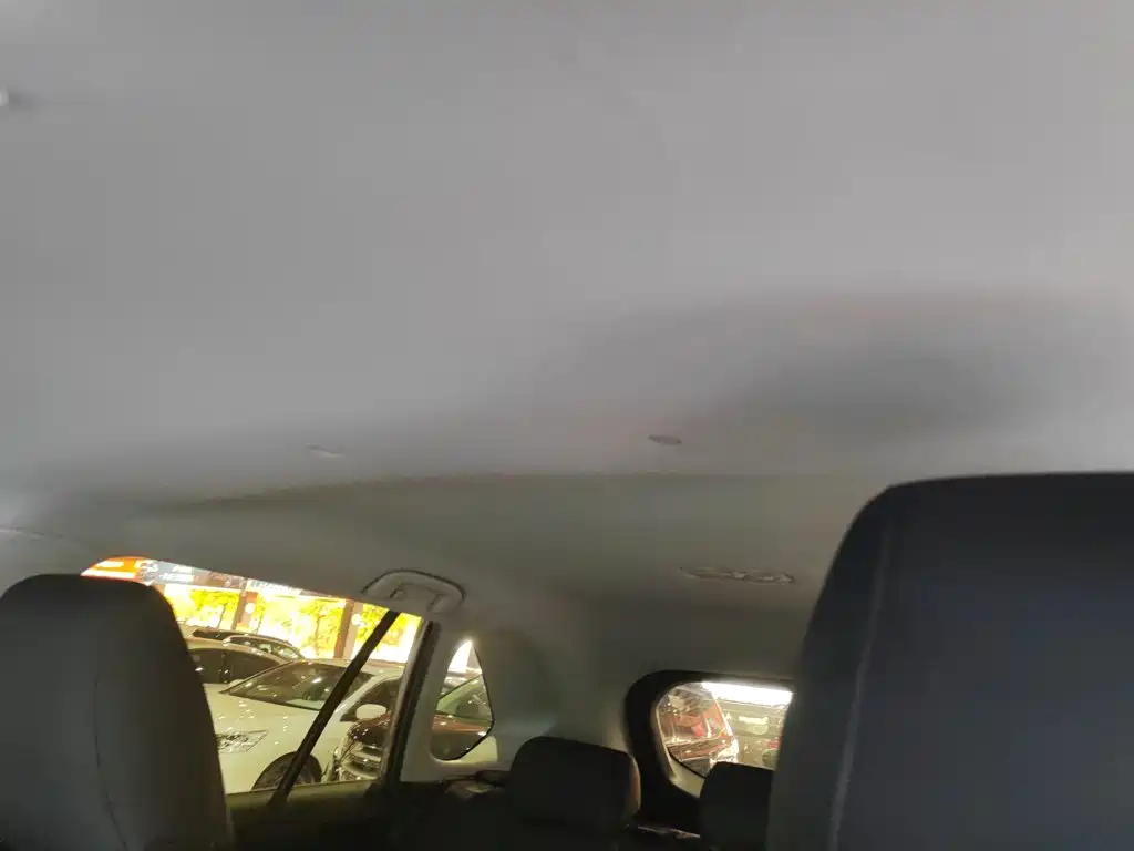 Toyota RAV4 — фото 13