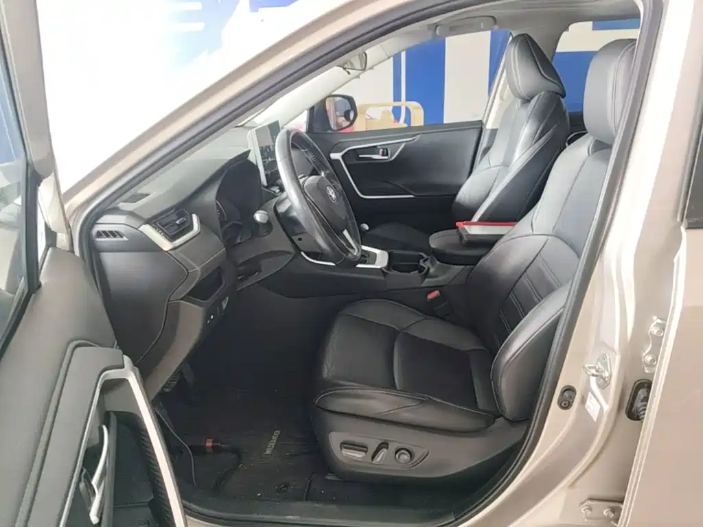 Toyota Wildlander — фото 15