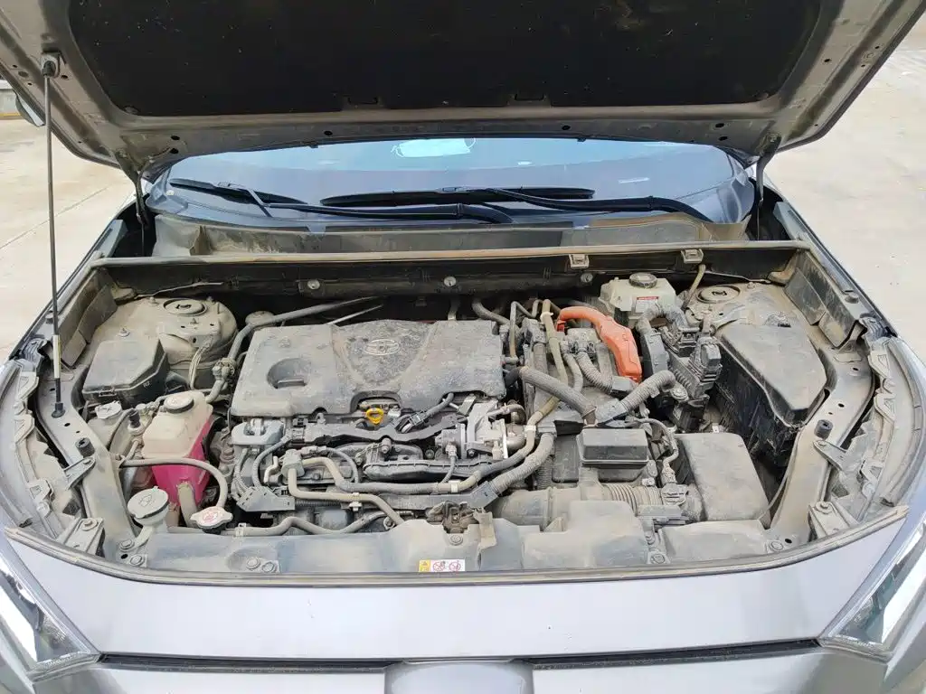 Toyota RAV4 — фото 11