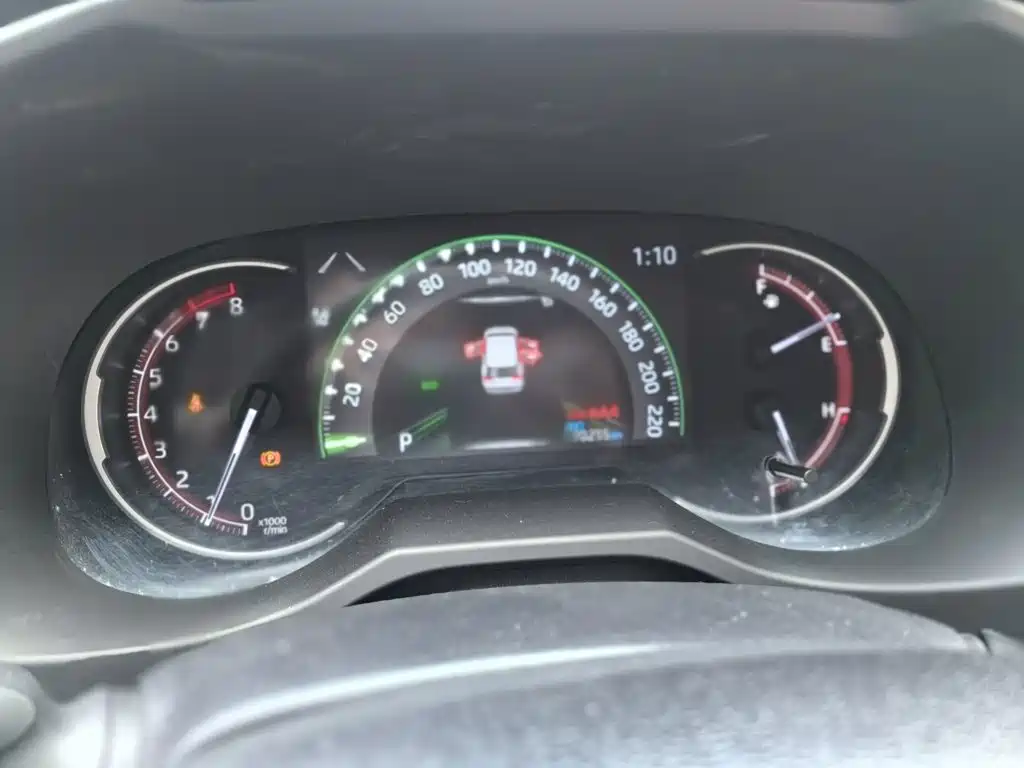 Toyota RAV4 — фото 15