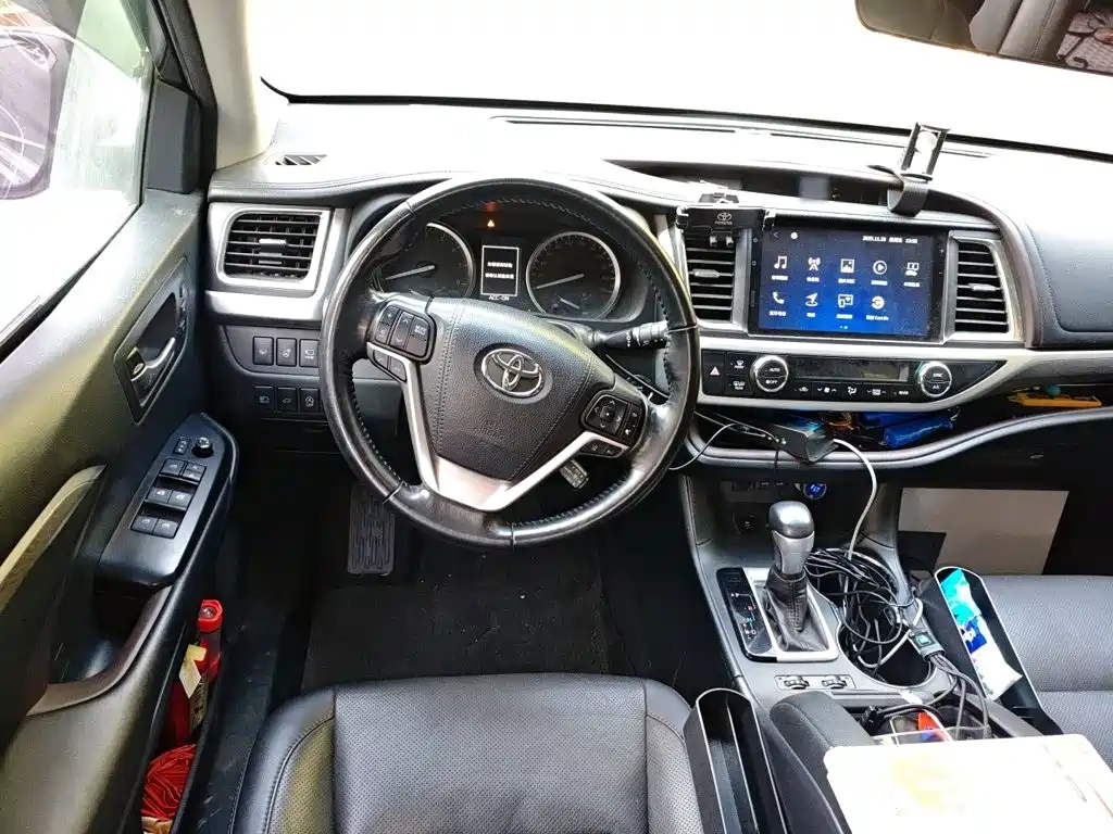 Toyota Highlander — фото 3