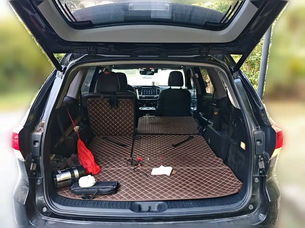 Toyota Highlander — фото 10