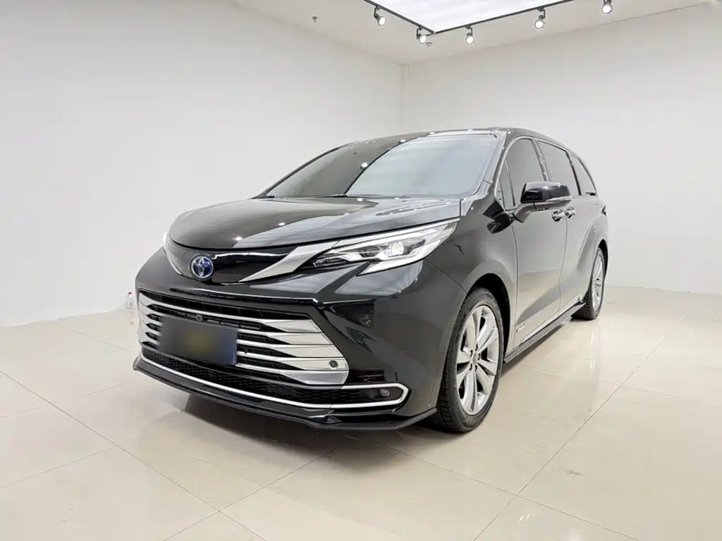 Toyota Sienna — фото 2