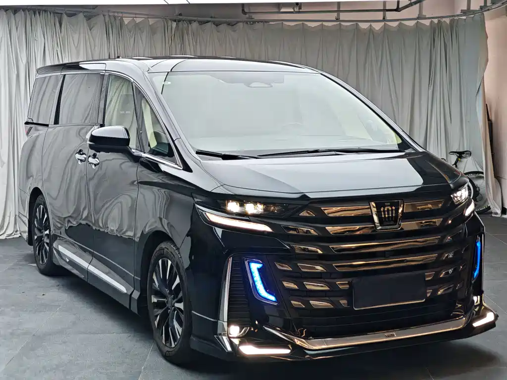 Toyota Vellfire — фото 2