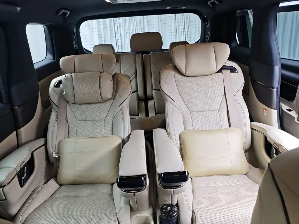 Toyota Vellfire — фото 5
