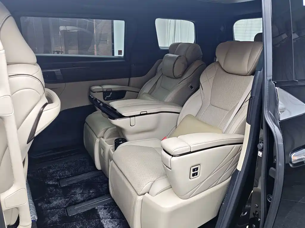 Toyota Vellfire — фото 9