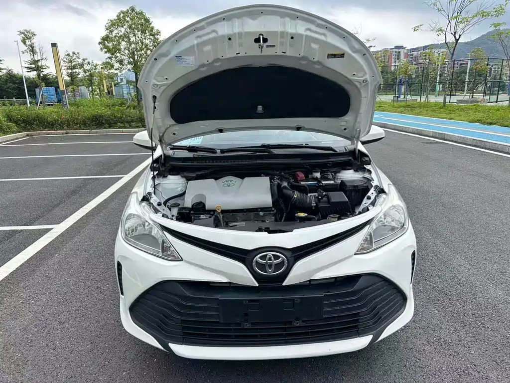 Toyota Vios — фото 18