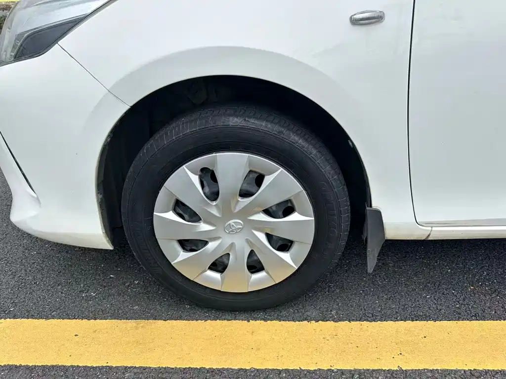 Toyota Vios — фото 19
