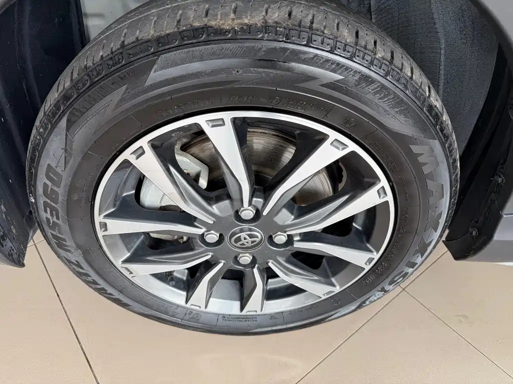 Toyota Yaris L — фото 7