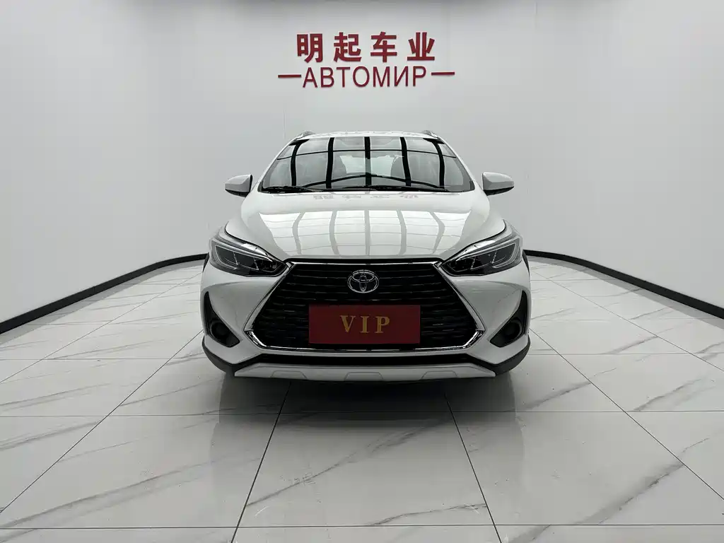 Toyota Yaris L — фото 2