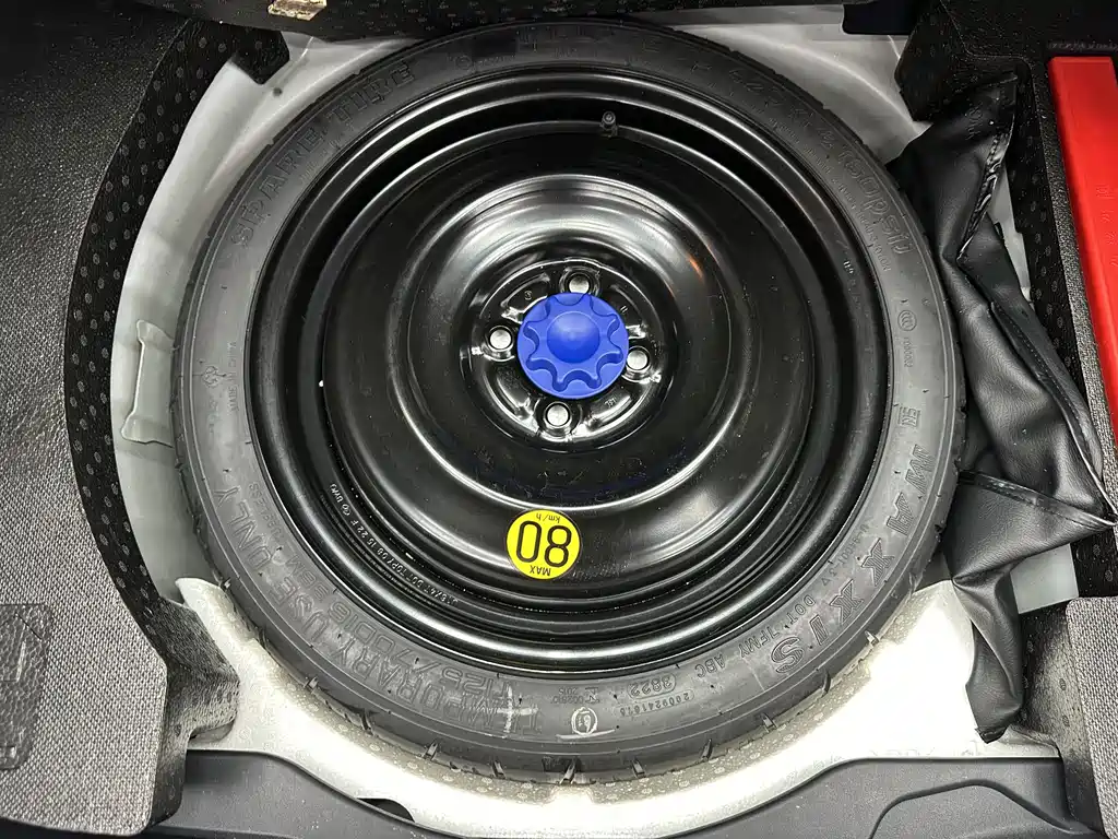 Toyota Yaris L — фото 17