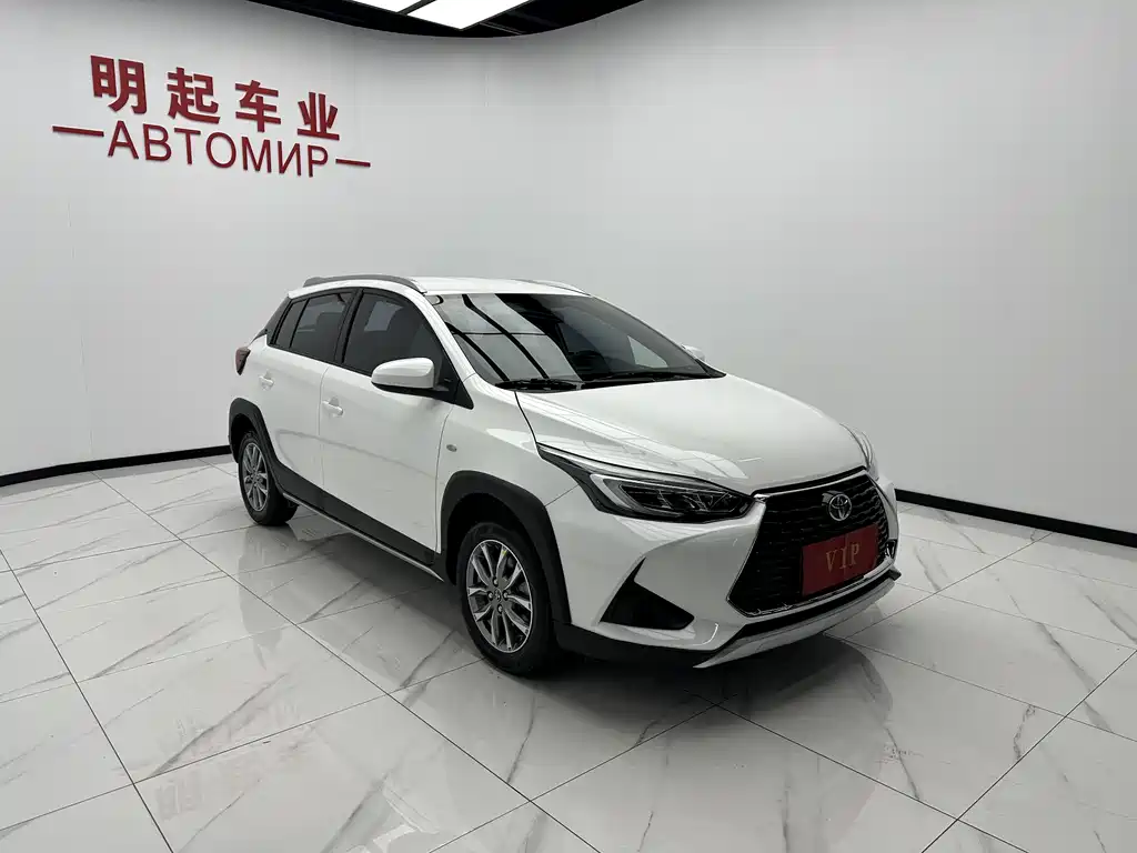 Toyota Yaris L — фото 3