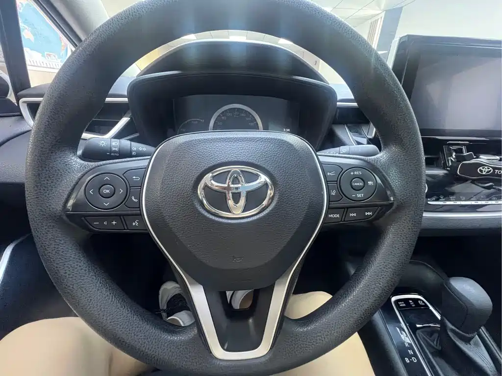 Toyota Corolla — фото 10