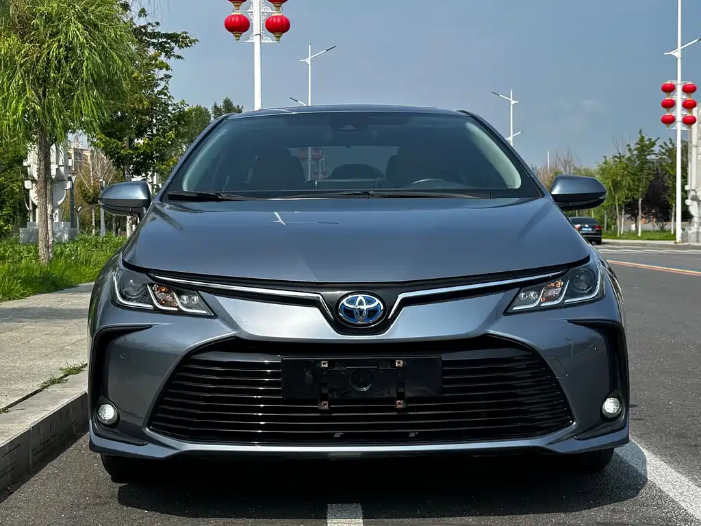 Toyota Corolla — фото 2