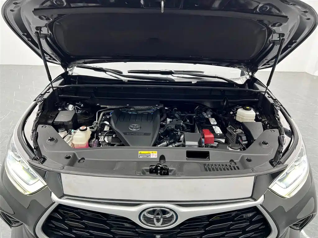 Toyota Highlander — фото 14