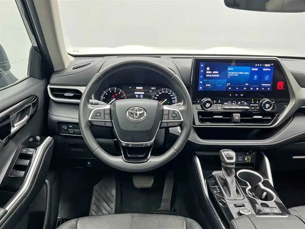 Toyota Highlander — фото 23