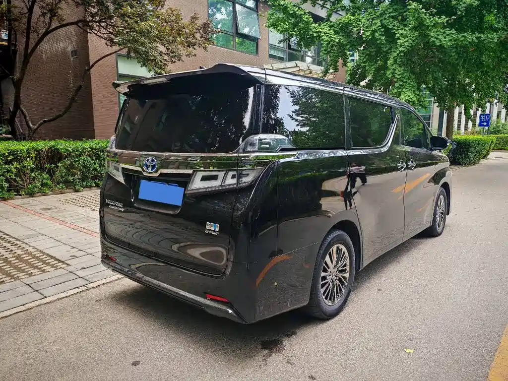 Toyota Vellfire — фото 7