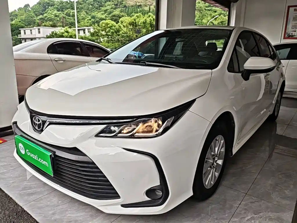 Toyota Corolla — фото 2