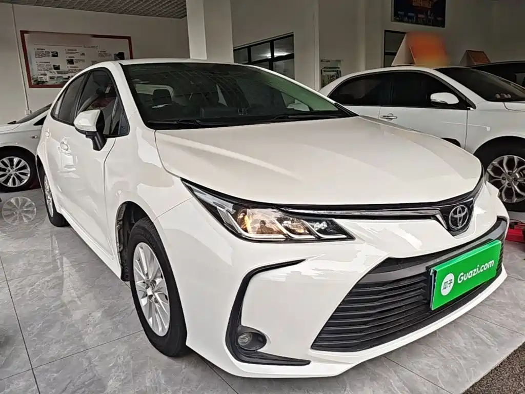 Toyota Corolla — фото 4
