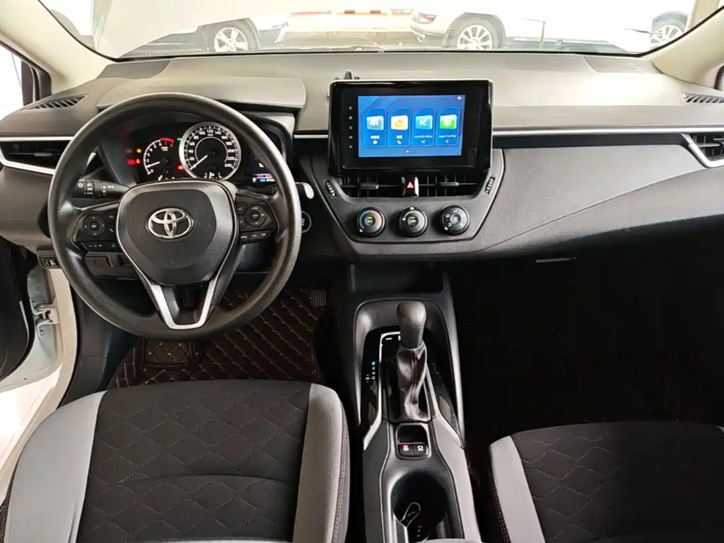 Toyota Corolla — фото 10