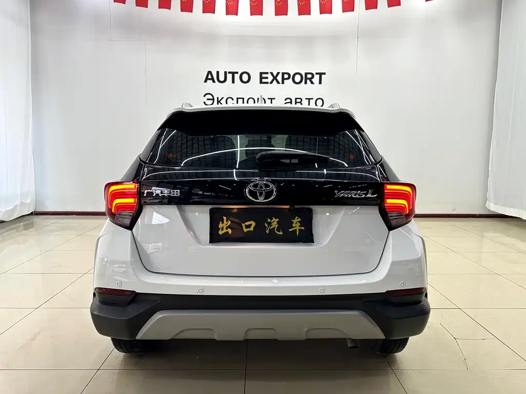 Toyota Yaris L — фото 5