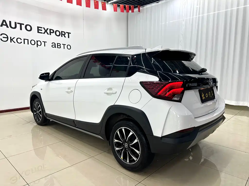 Toyota Yaris L — фото 6