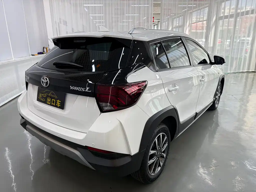 Toyota Yaris L — фото 6