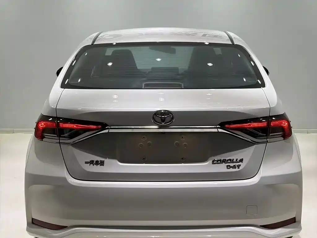 Toyota Corolla — фото 5