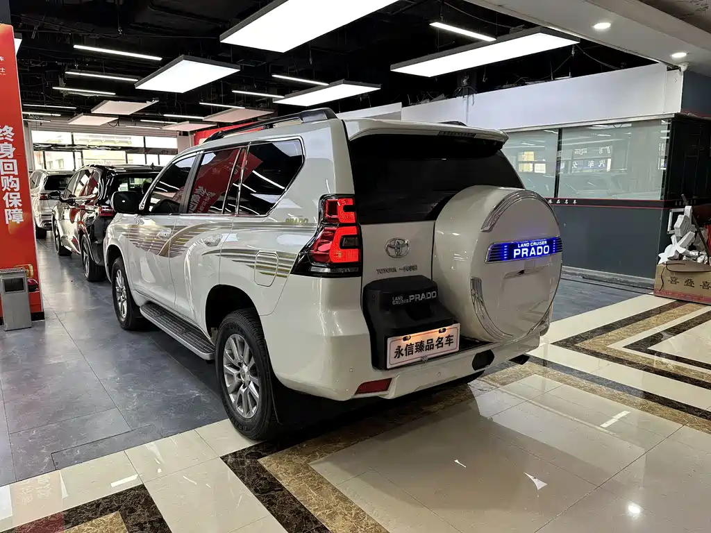 Toyota Prado — фото 4