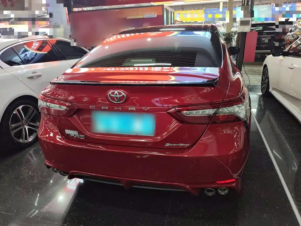 Toyota Camry — фото 4