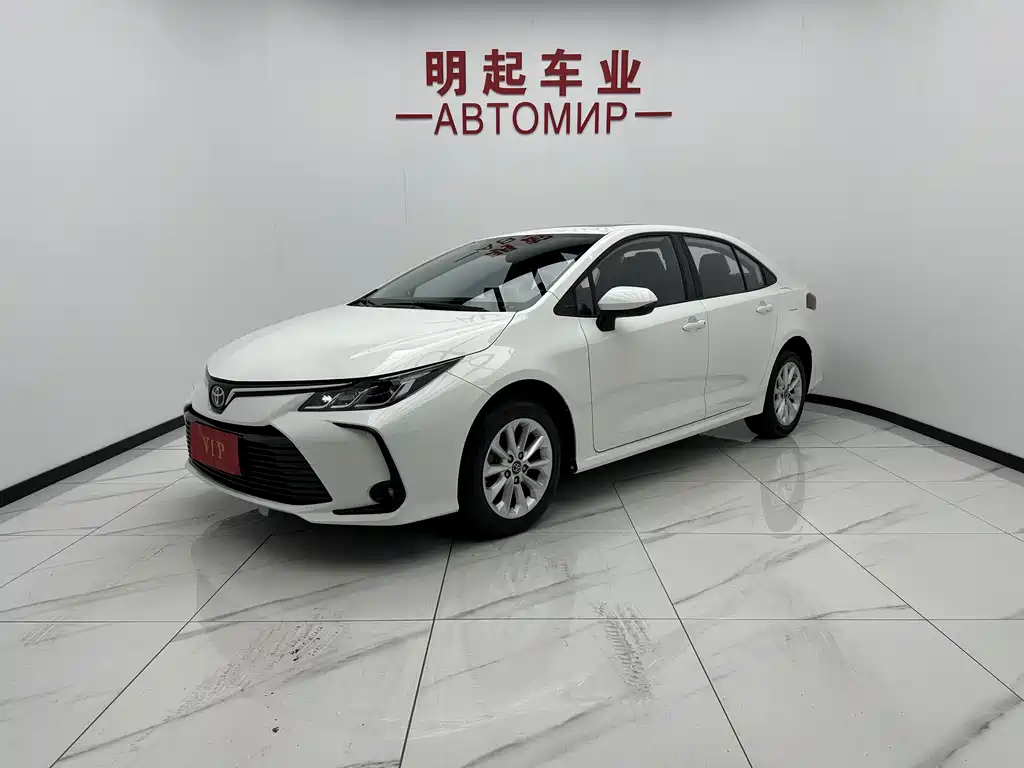 Toyota Corolla — фото 1