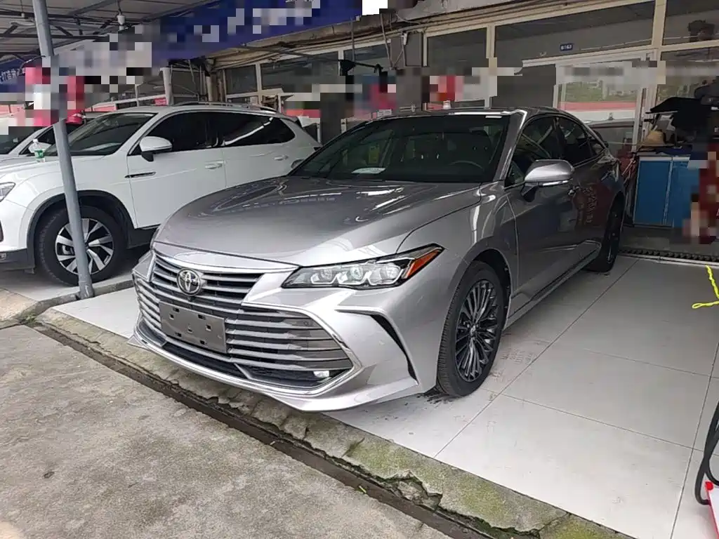 Toyota Avalon — фото 2