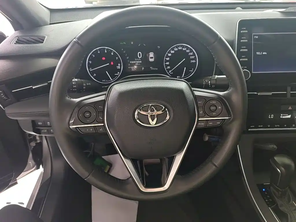 Toyota Avalon — фото 11